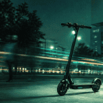 comment recharger une trottinette électrique sans chargeur lampadaire urbain